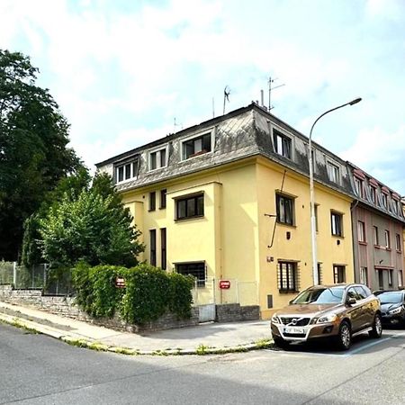 Hillside Studios Praha Bagian luar foto